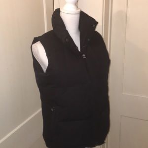 Black Down Puffer Vest - Banana Republic